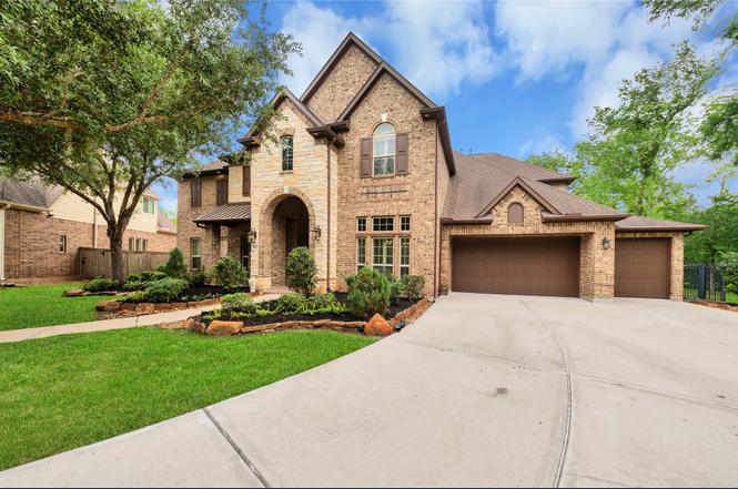 Listing entryway